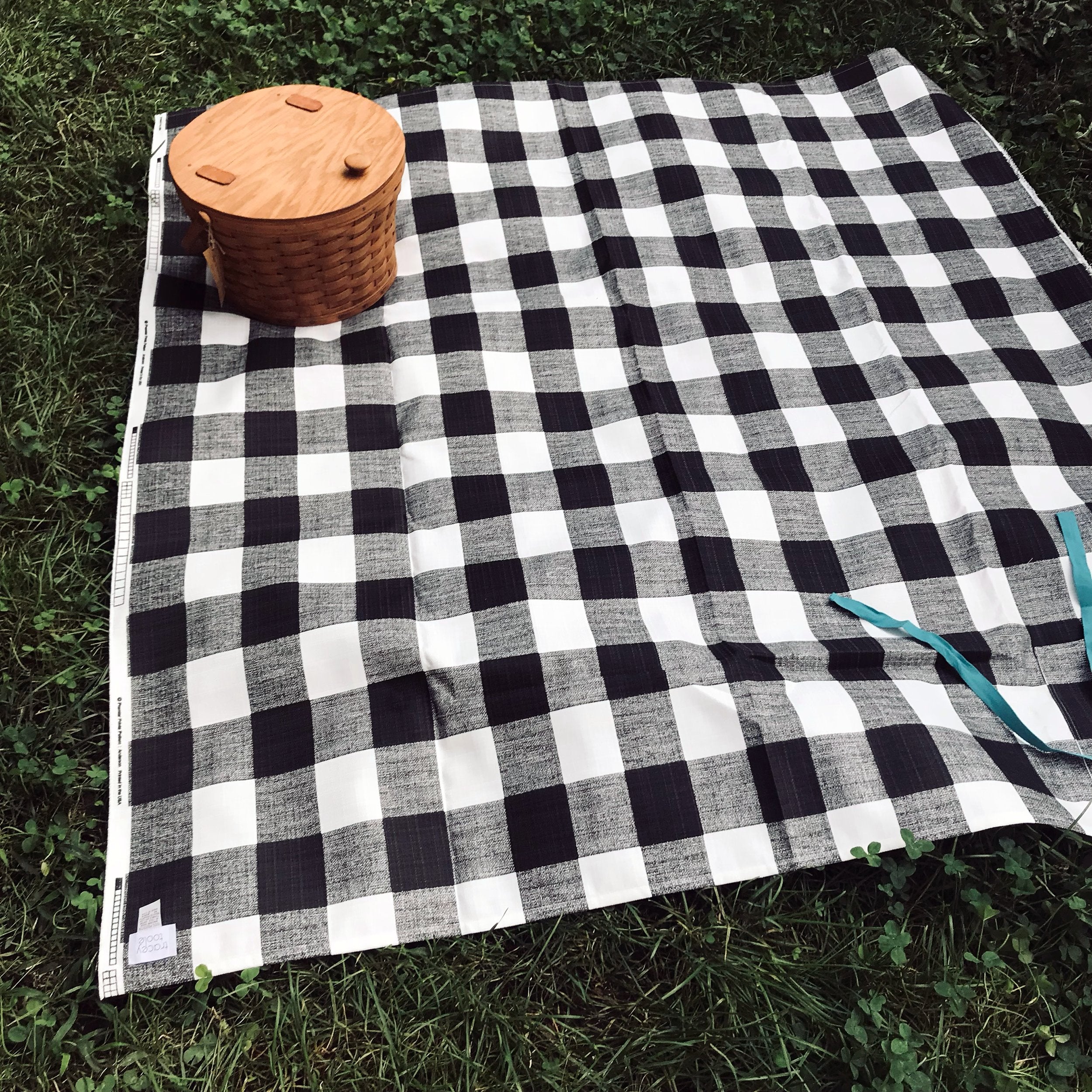 Sage Green Wavy Checkered Pattern Tote Bag