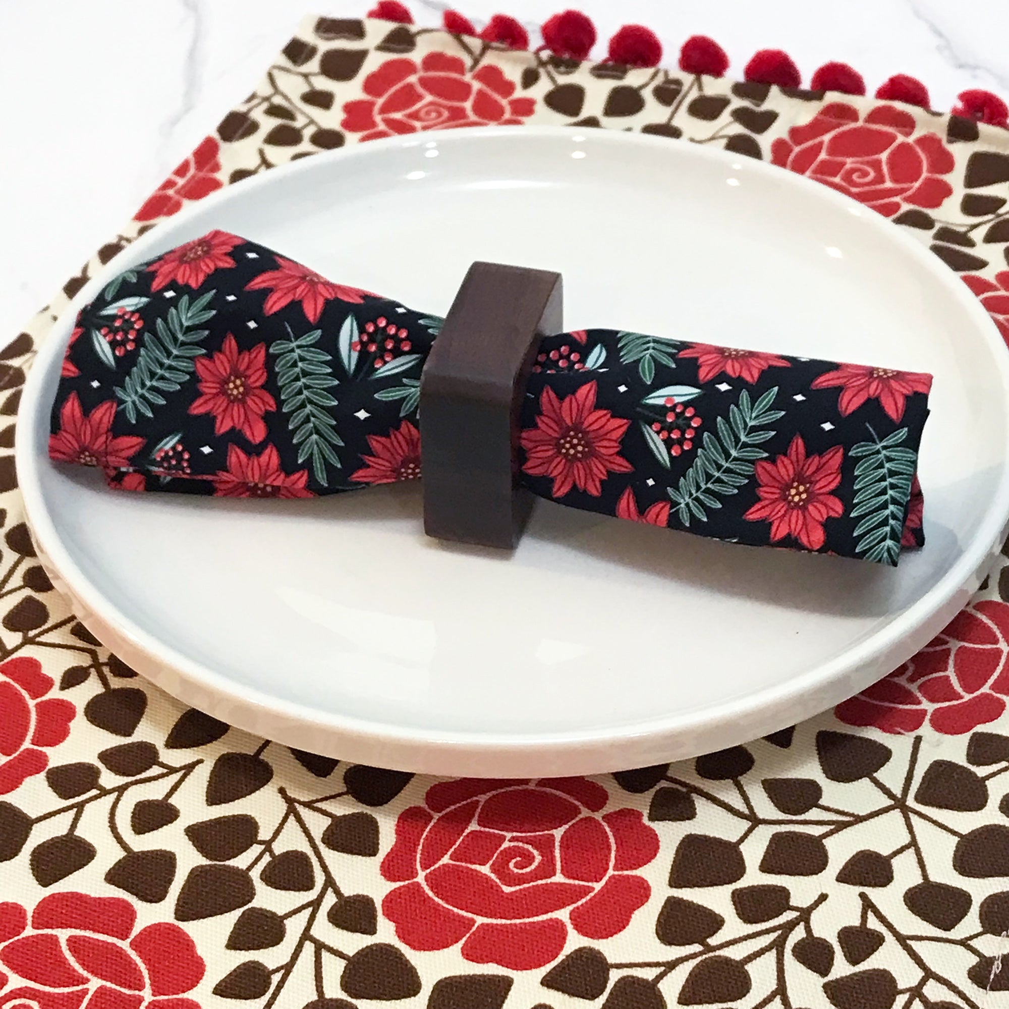 Poinsettia on Black Napkin Set