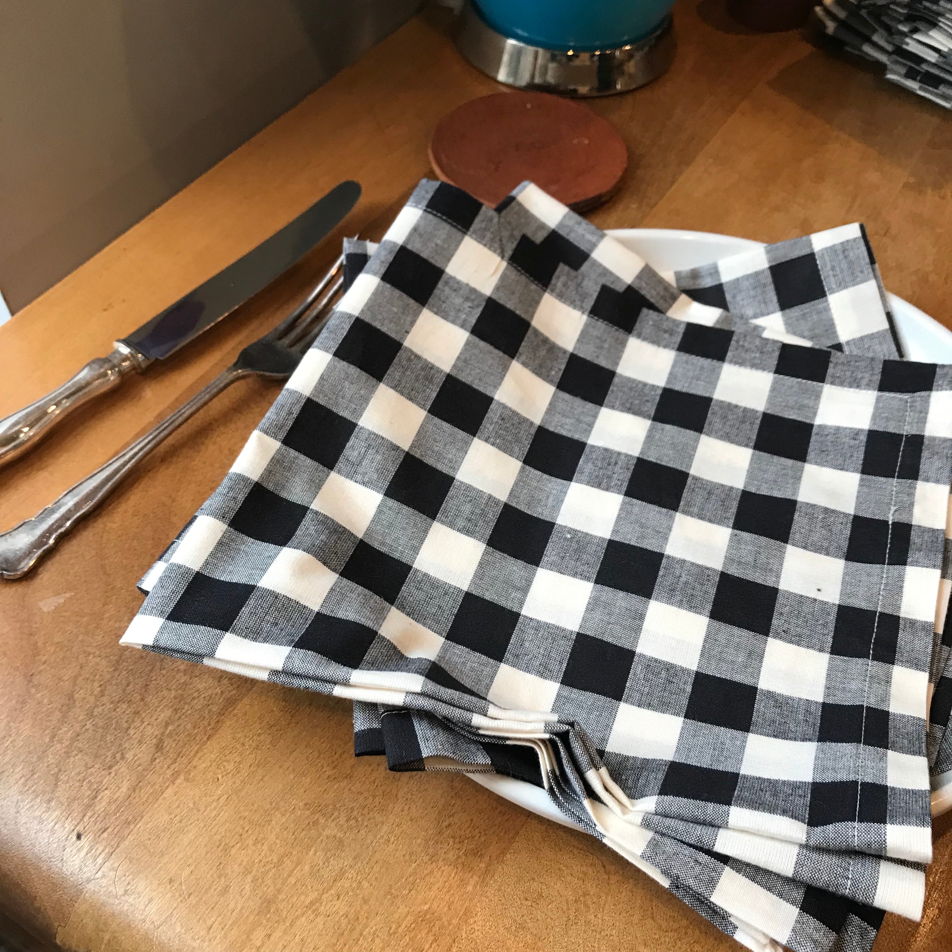 Black and Cream Check Napkin Set