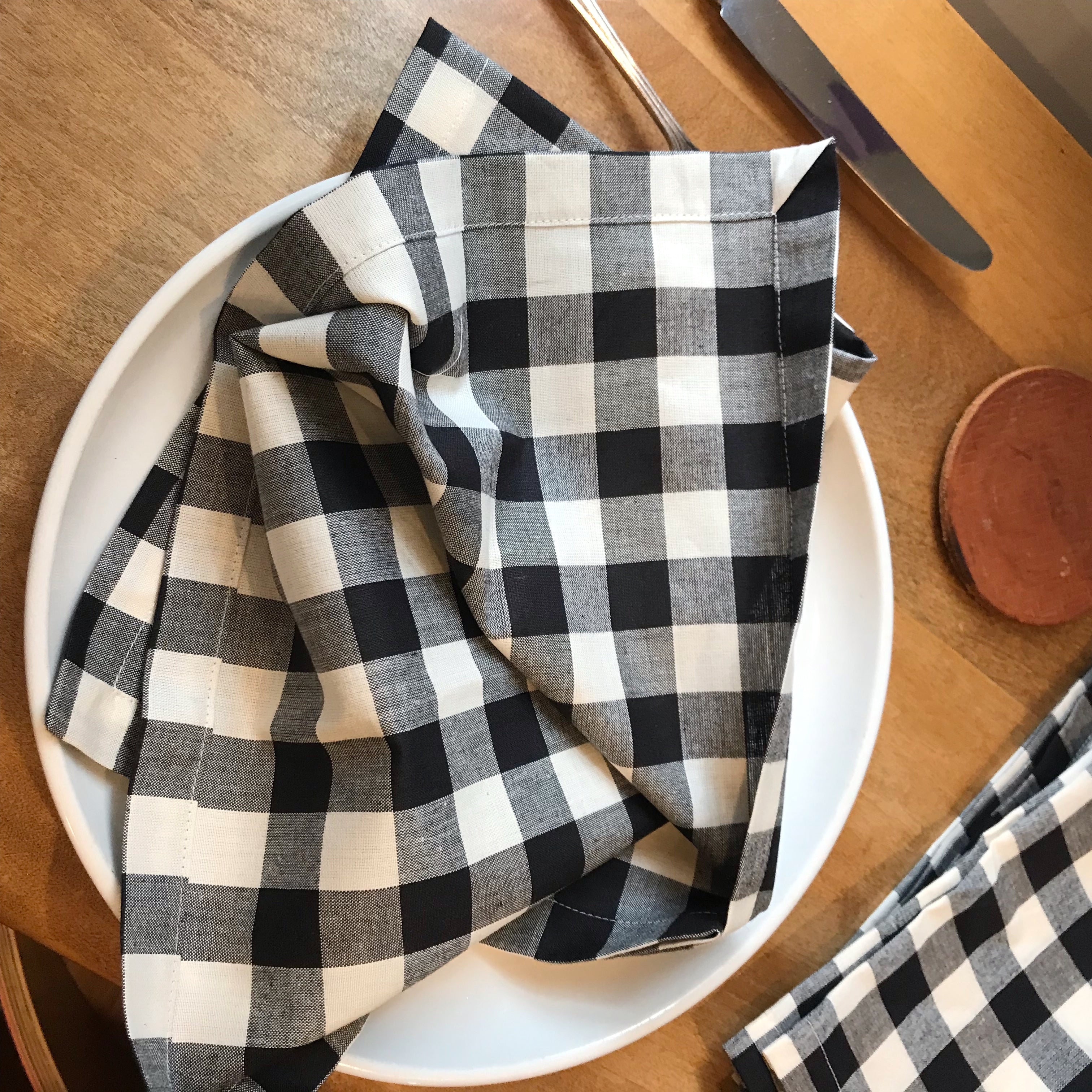 Black and Cream Check Napkin Set