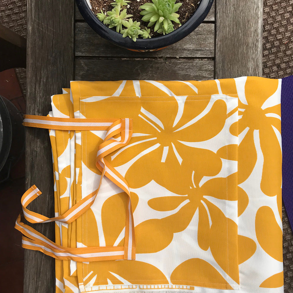Wavy Floral Picnic Blanket