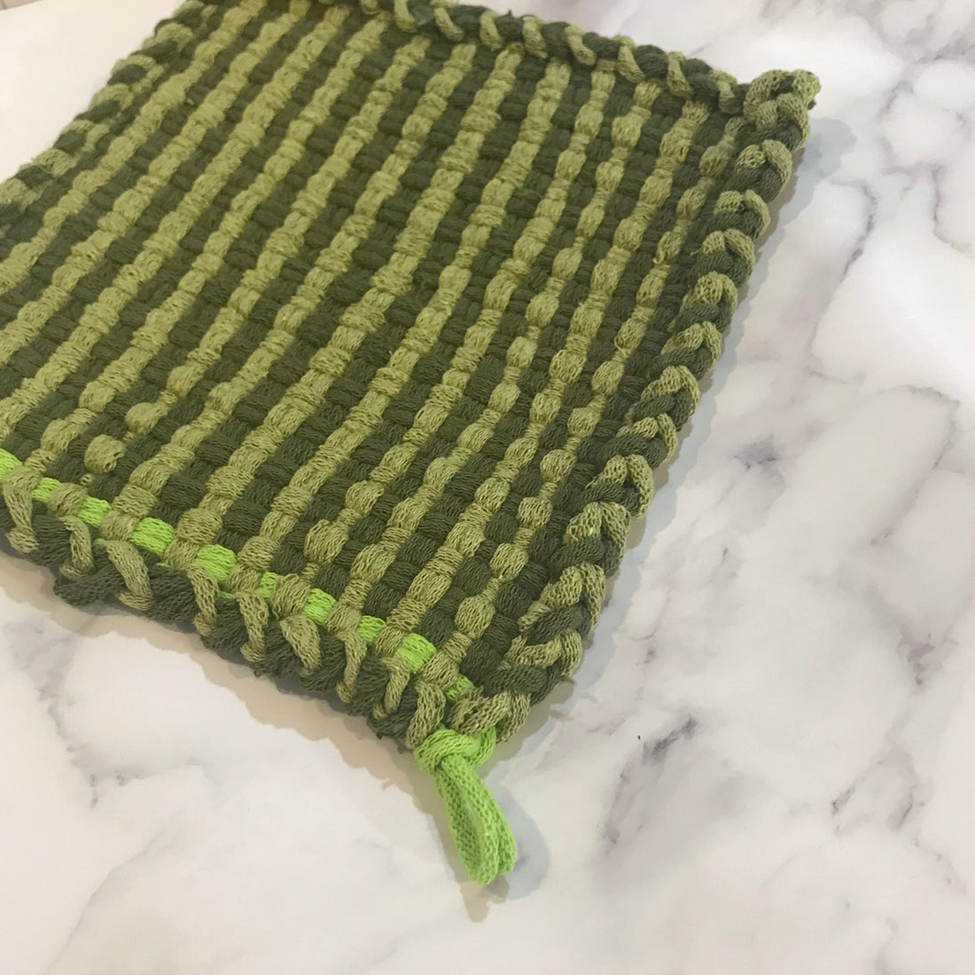 Potholder in Willow, Leaf and Lime