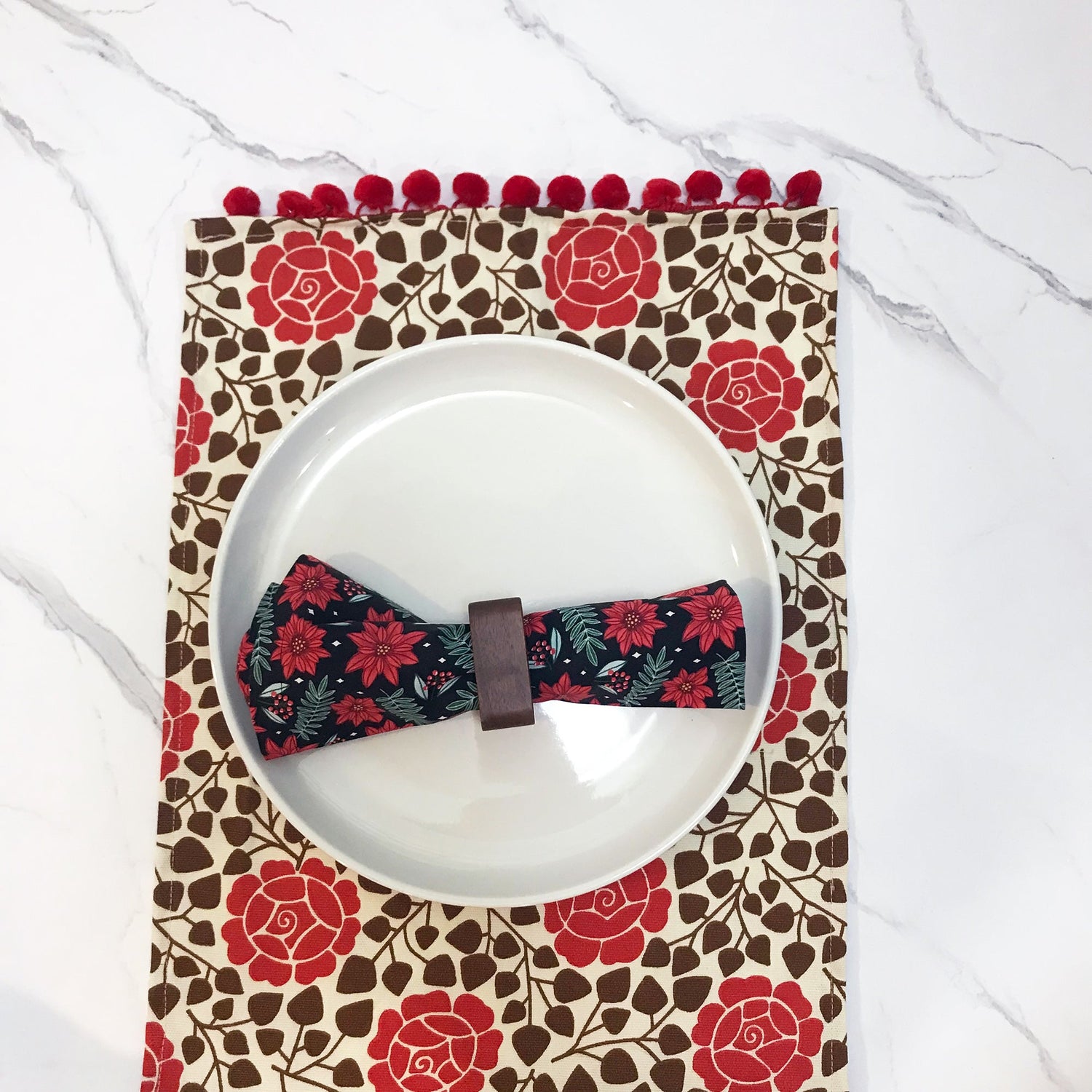 Poinsettia Runner and Napkin Set