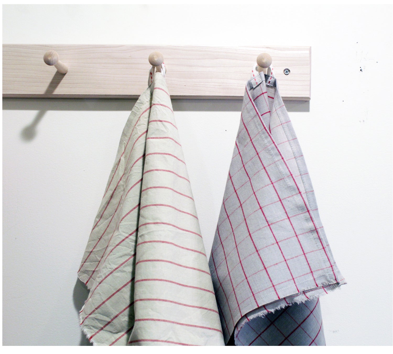 Tan and Tomato Bar Towel