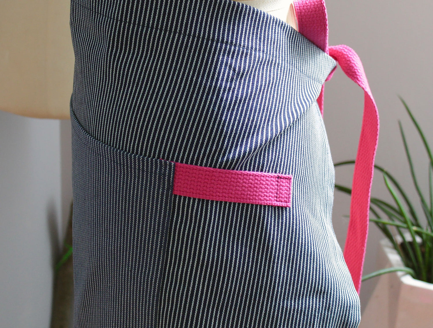 Three Pocket Stripe Waist Apron in Pink