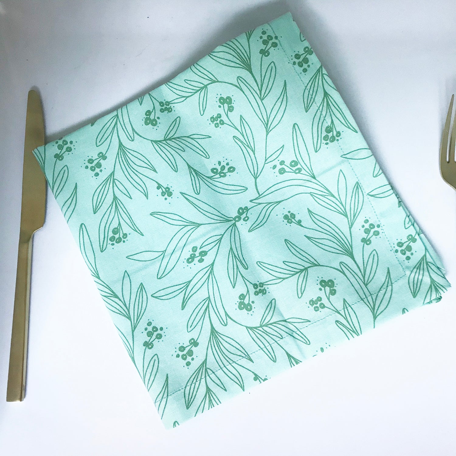 Winter Berry Cloth Napkin Set