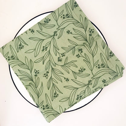 Winter Berry Cloth Napkin Set